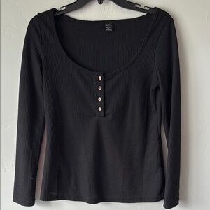 Black Long Sleeve Buttoned Women's Top